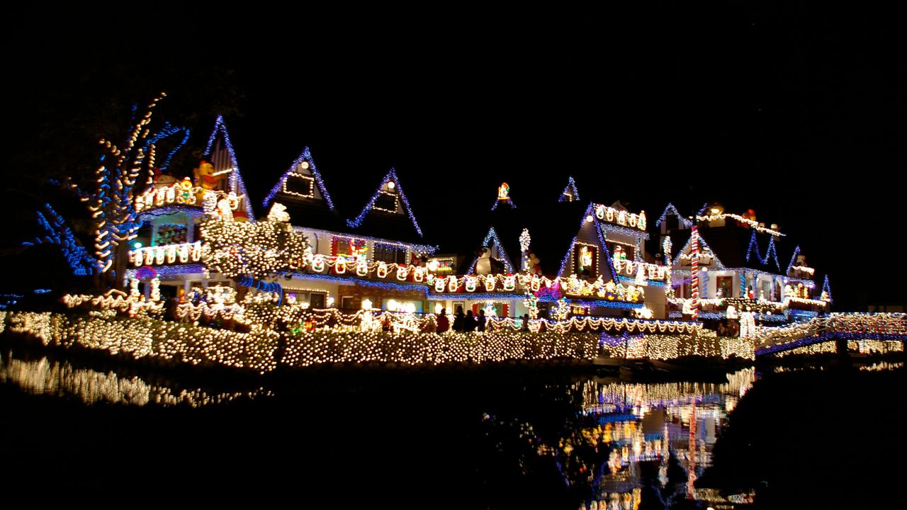commercial christmas light installation Broomfield CO